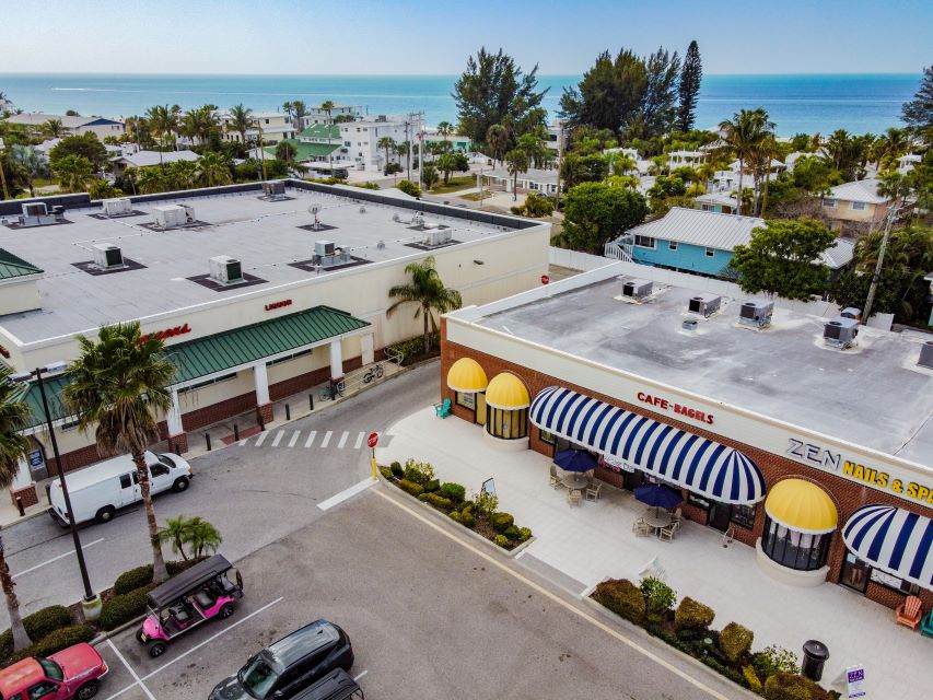 bird's eye view of a commercial building